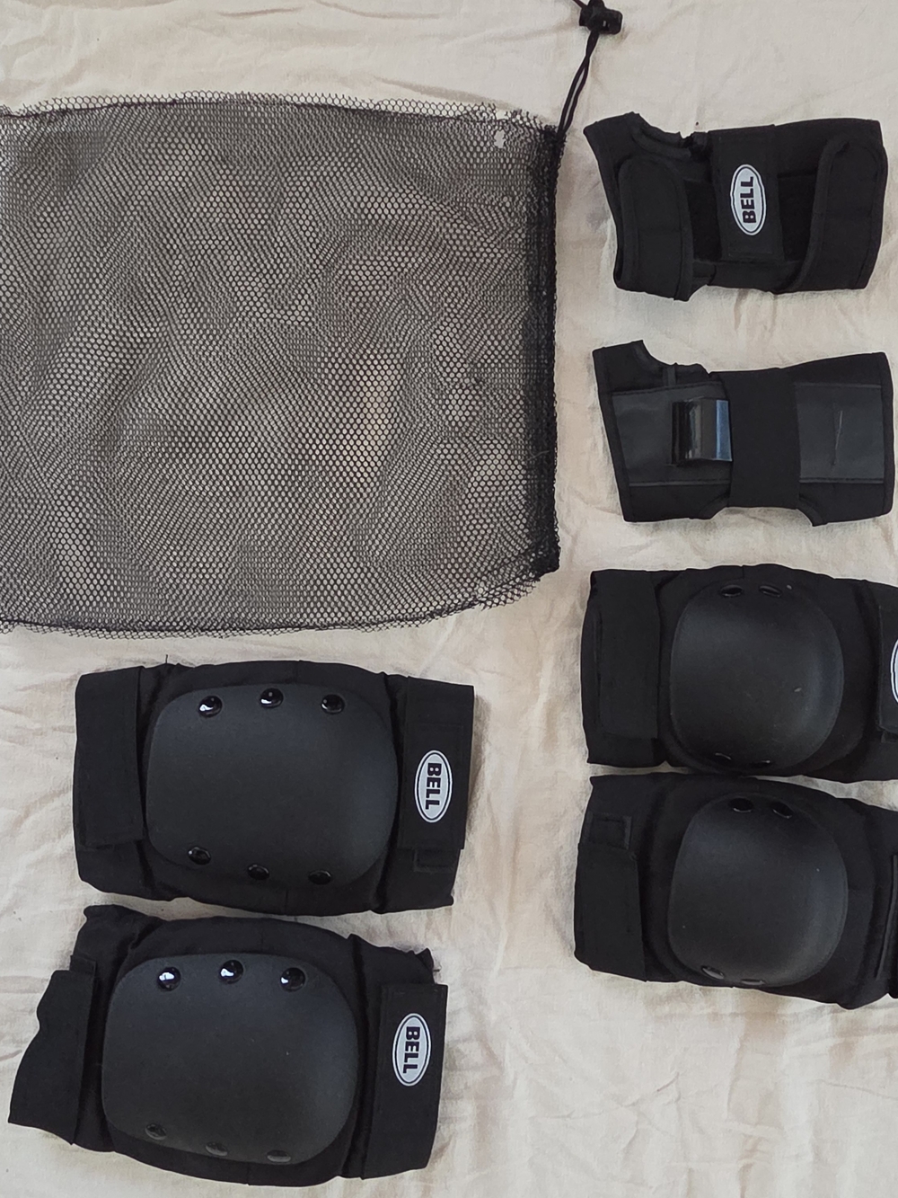 Bell Black Protective Pad Set for Tablets & Accessories NWOT